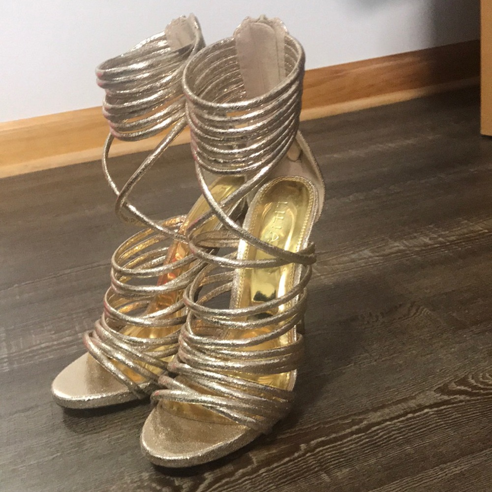 Heels - Picture 3 of 6